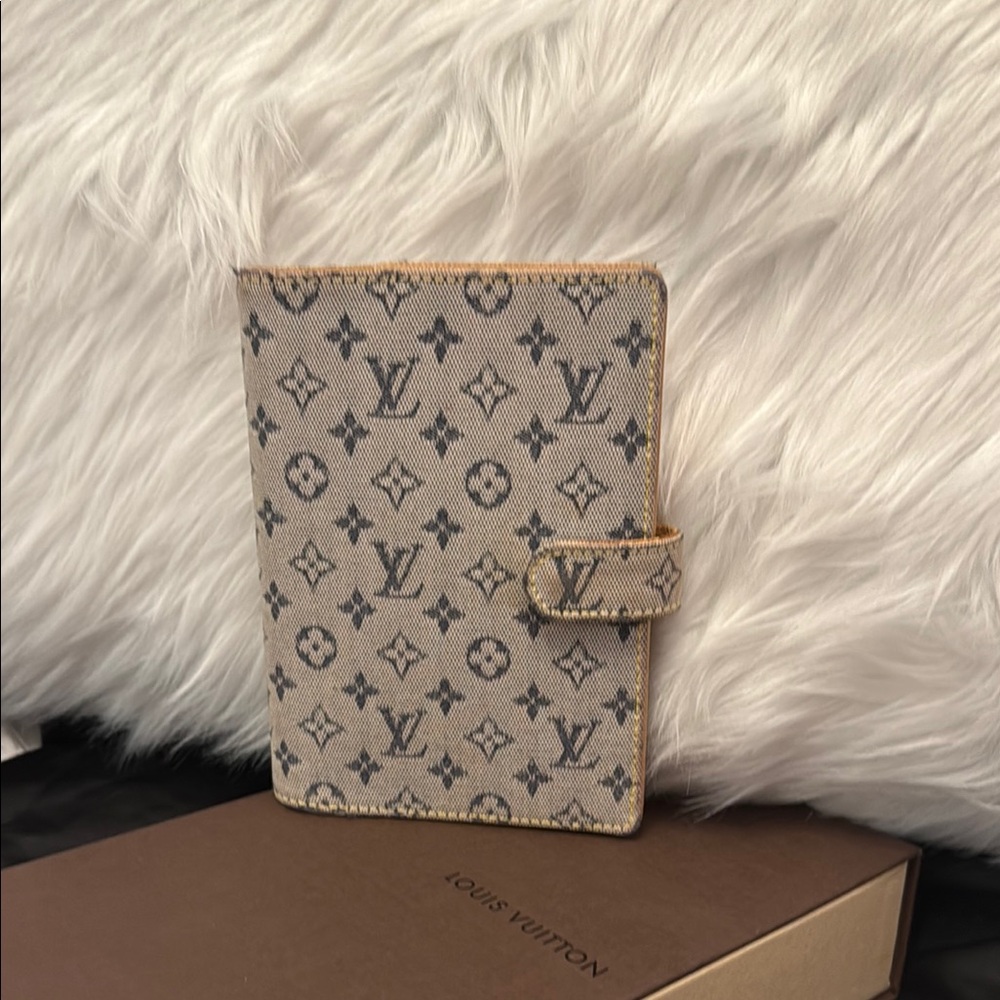 Louis Vuitton Gray Monogram Travel Wallet